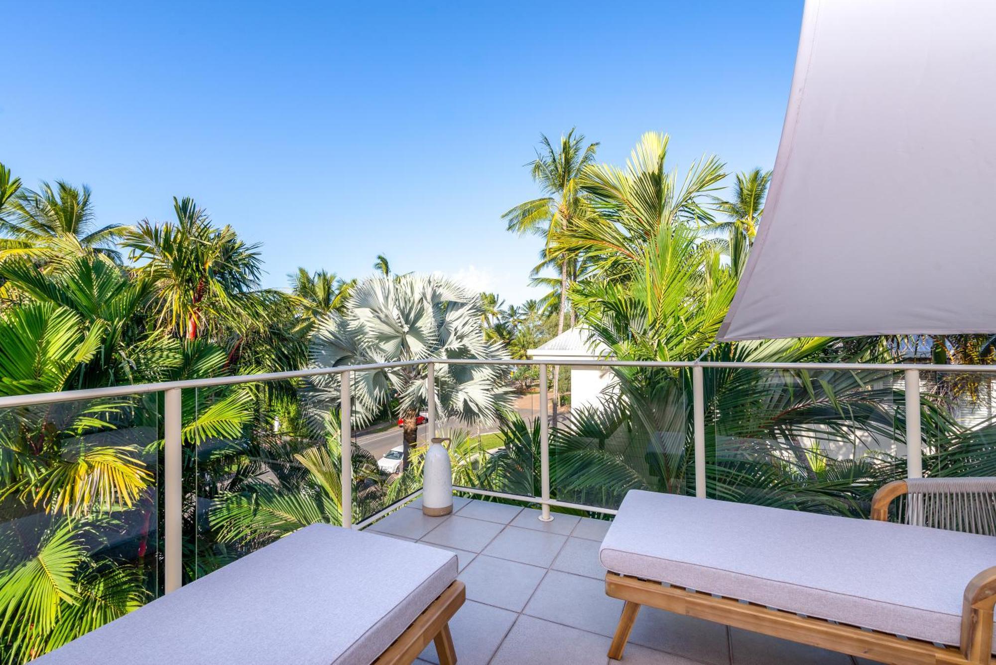 Driftwood Mantaray - Official Onsite Reception And Check In Aparthotel Port Douglas Bagian luar foto